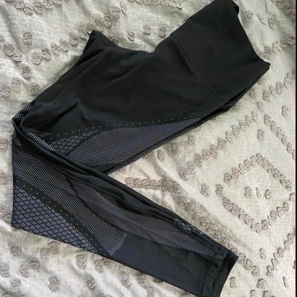 LULULEMON LEGGINGS - Picture 2 of 3